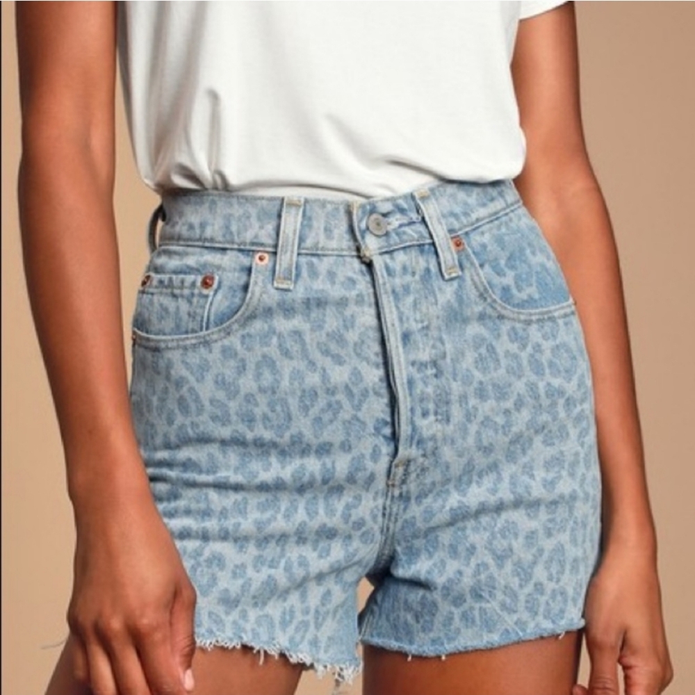 LEVIS PREMIUM RIBCAGE LEOPARD PRINT JEAN SHORTS